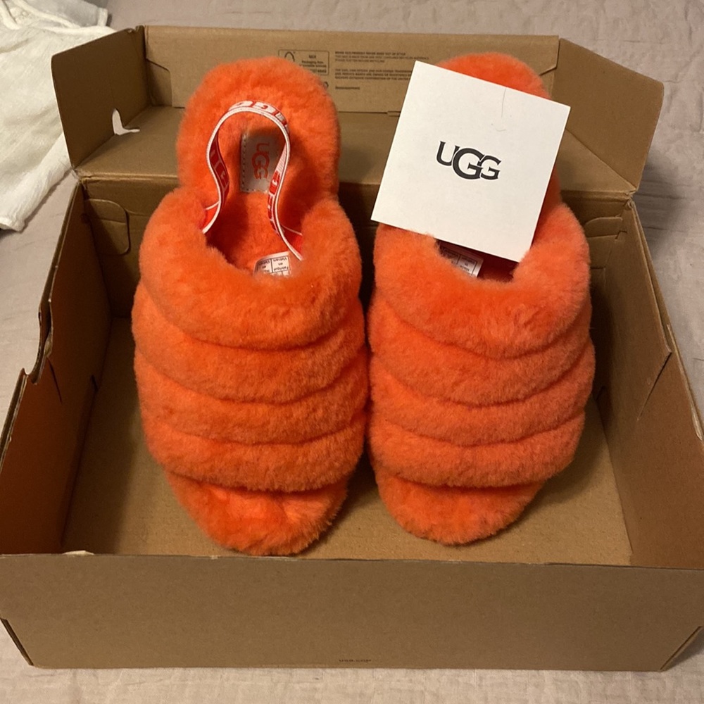 Host Pick 2/28 Women’s Ugg Fluff Yea Slides. Size7 - image 5